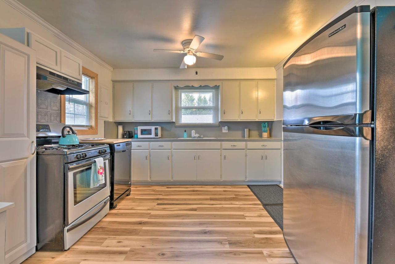 Family-Friendly Hideaway Near Presque Isle! Erie Exterior foto
