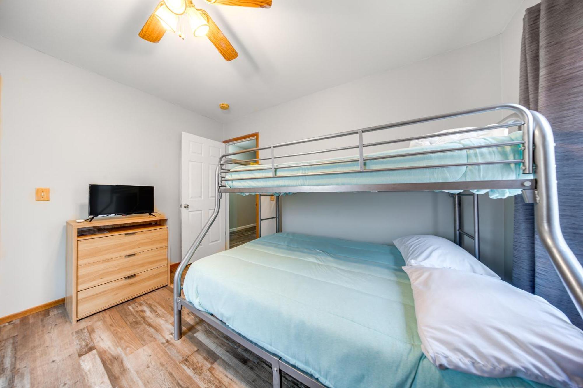 Family-Friendly Hideaway Near Presque Isle! Erie Exterior foto